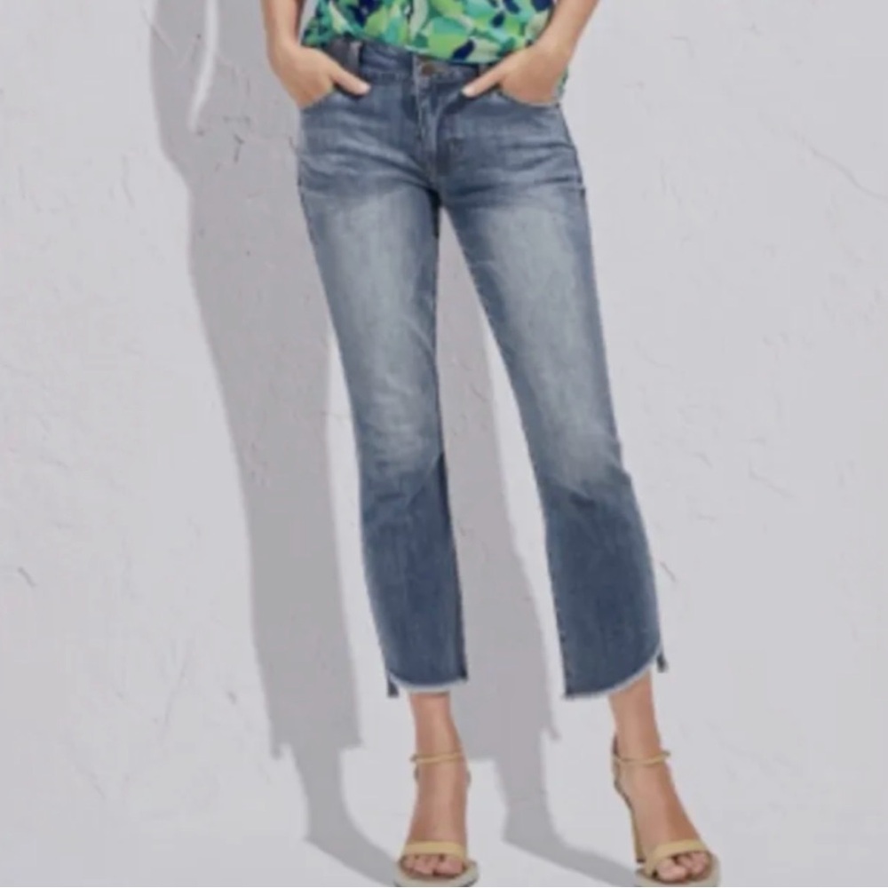 CAbi Hi Low Crop Jean style 6070